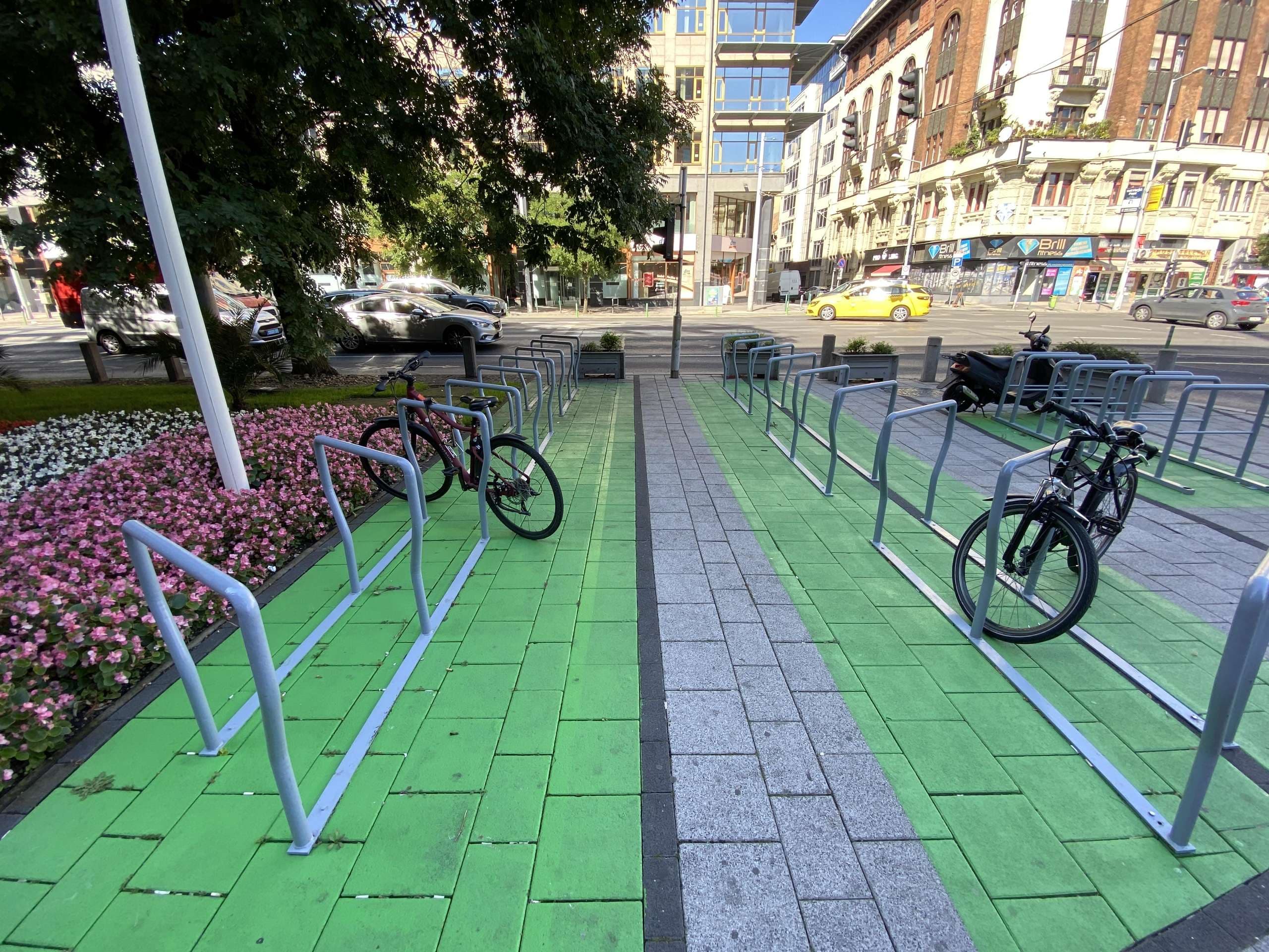Közösségi közlekedésre buzdít a Westend (3)